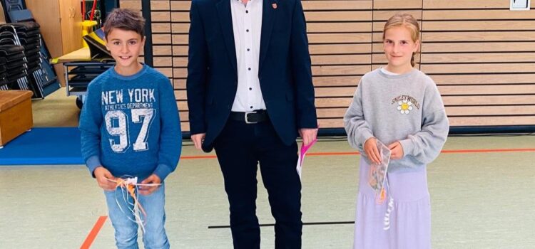 Abschlussfeier der Klasse 4 Abschlussfeier der Klasse 4