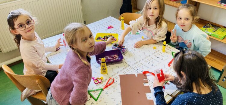 Back- und Basteltag der Klasse 1 Back- und Basteltag der Klasse 1